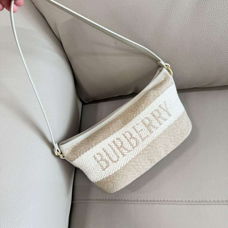 Picture of Burberry Handbags _SKUfw209393854fw